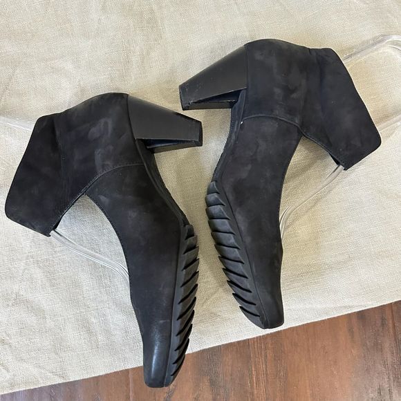 PAUL GREEN Round Toe Ankle Strap Heels in Black Leather - Picture 4 of 9